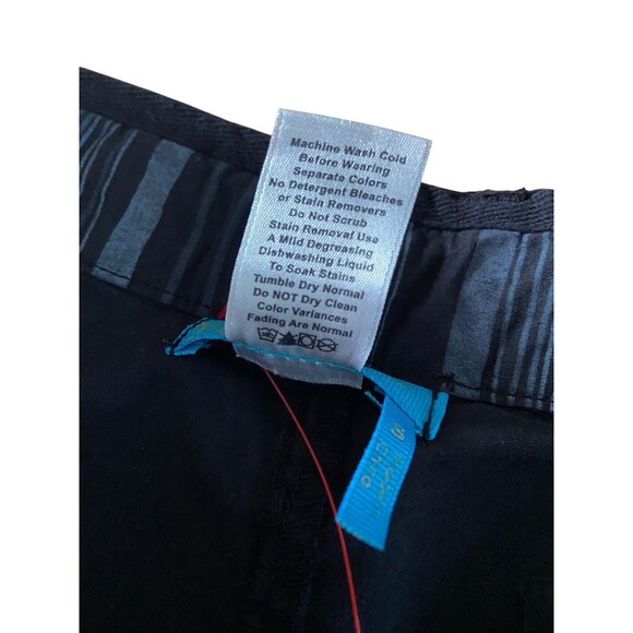 Fresh Produce Womens Roll Tab Bermuda Shorts Size S Black Coastal Casual Travel - Picture 4 of 7